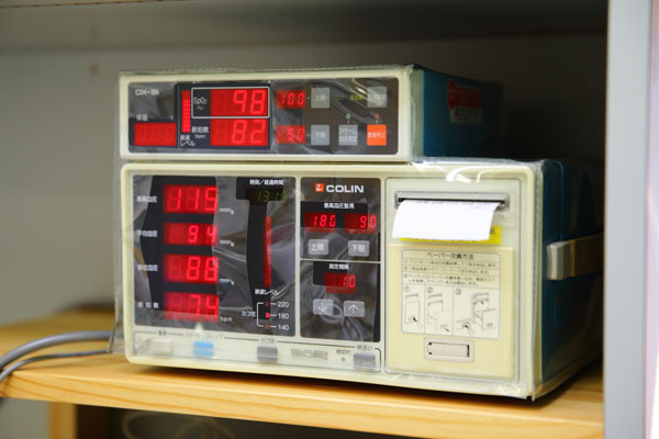 インプラントオペ用血圧・血中酸素濃度測定器